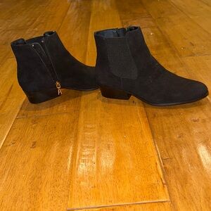 NEW Aerosoles Cerros Black Suede Ankle Boot - 5M